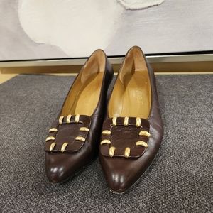 VTG Mr Seymour brown and gold buckle style small block heel shoes size 8